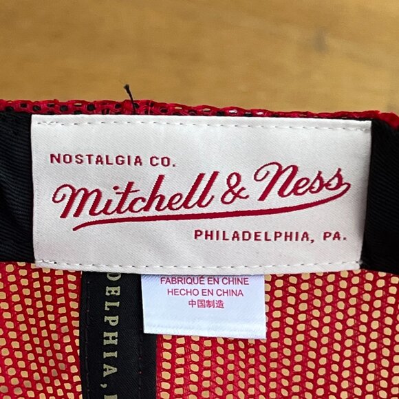 MITCHELL & NESS NBA CHICAGO BULLS PRO PINCH TRUCKER SNAPBACK HAT Adjustable NEW - Picture 5 of 6